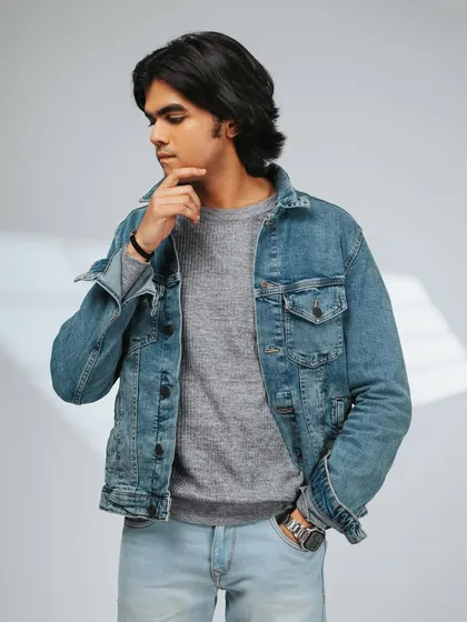 Another variation with the jacket, this time with a more classic "thinker" pose.