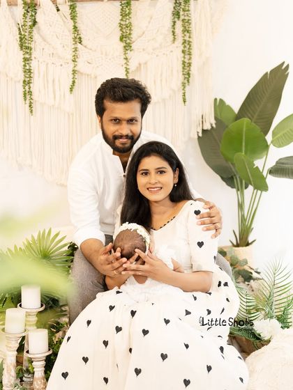 The complete family, happy and together. I aim to create a relaxed environment where you can be yourselves, allowing me to capture authentic moments of love and joy.