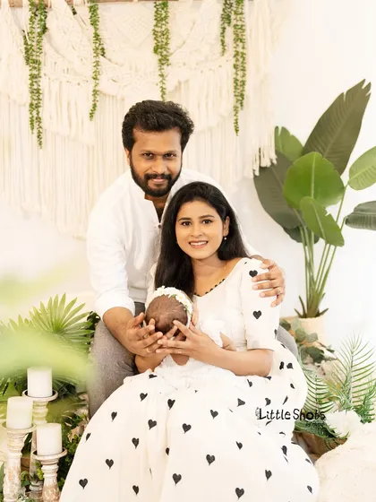 The complete family, happy and together. I aim to create a relaxed environment where you can be yourselves, allowing me to capture authentic moments of love and joy.