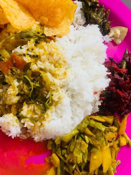 Sometimes I eat pure veg too. This is my full veg thali with rasam, beetroot, beans fry, pickle, and chips.