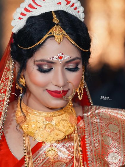 The Radiant Bride: Solo Portraits photo 31