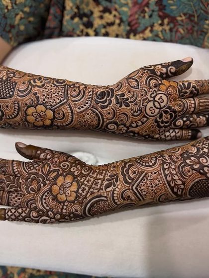 Another shot of the full back-of-hand design, showing the perfect symmetry between the two hands.