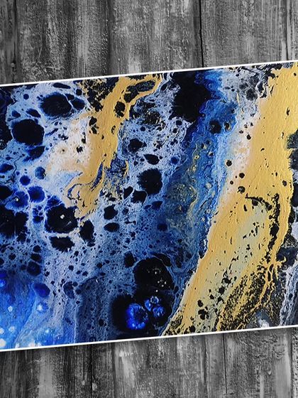 A close-up view of the cells and lacing created in a fluid art piece. Our classes teach the specific techniques needed to achieve these mesmerizing details.