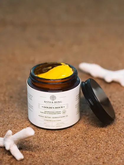 This is my Golden Hour Face & Body Butter, a rich blend for dry and damaged skin. Made with organic mango butter, seabuckthorn, and jojoba oil, it’s the intense, glowing hydration your skin craves, scented with earthy vetiver and patchouli.