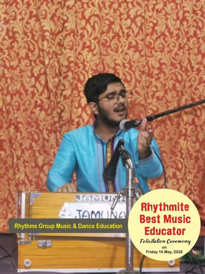 Mr. Chinmay Dharmadhikari, a recipient of the "Rhythmite Best Music Educator" award for Hindustani Classical Singing. Our vocal courses are rooted in strong classical foundations.