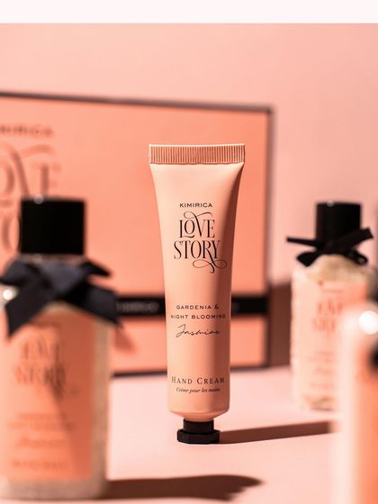 Kruti Acharya - Food & Beauty Product Photography Skincare & Beauty Products photo 5