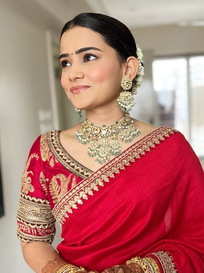 Signature Soft & Radiant Glow photo 28