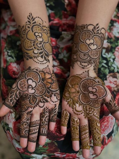 Another view of this lovely design. The patterns are simple yet elegant, perfect for any occasion.