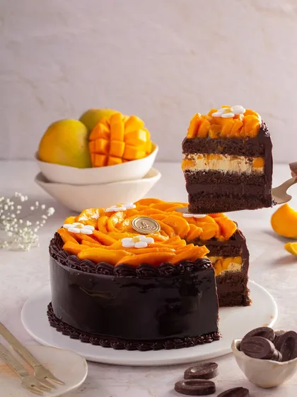 Our daring Chocolate Mango Cake, where rich, dark chocolate meets the tropical sweetness of fresh mango. This cake is for those who love bold flavour combinations and a touch of the unexpected.