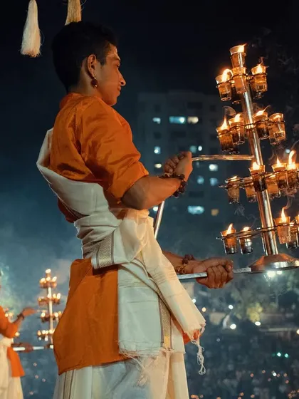The Dev Deepawali aarti is a serene, spiritual event. My goal here is to capture the quiet intensity of the rituals and the warm glow of the lamps against the night sky, preserving the divine atmosphere of the ceremony.