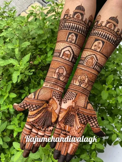 A beautiful design with dancing bride figures on the palms and royal architecture on the arms.