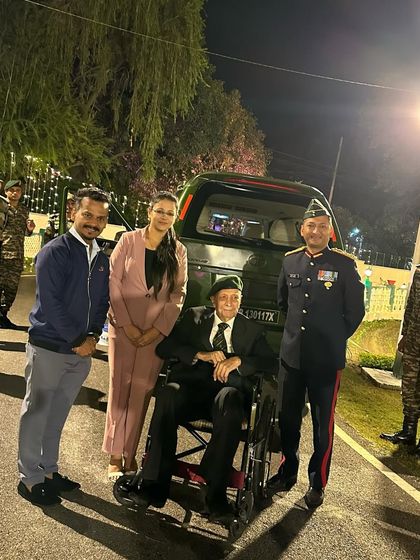 With our brave soldiers and the respected Col RV Jatar sir after my show in Jammu. It's always an honor to spend time with the men who defend our country.