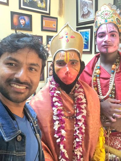 Another photo with the wonderful artists who visited my studio. Their devotion to their craft is inspiring, and it was a blessing to have them in my creative space.