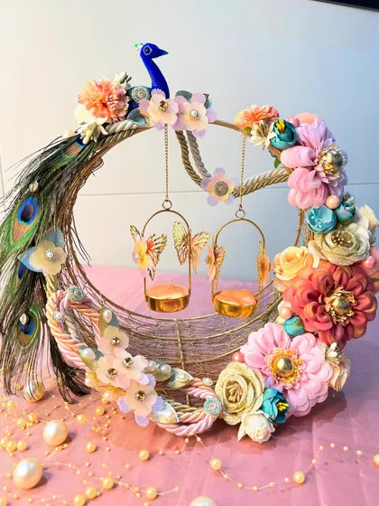 Another look at our pastel-themed peacock ring platter, showcasing the intricate arrangement of flowers and the delicate details that make each piece unique. It’s a perfect blend of tradition and modern aesthetics.