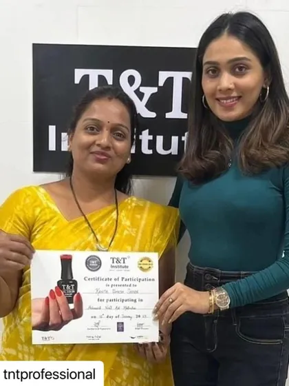 Another happy participant from our Mumbai masterclass. These workshops are a great way to learn new, trending nail art techniques.