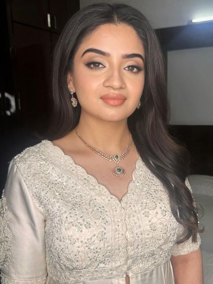 Another angle of this timeless and classic makeup look.