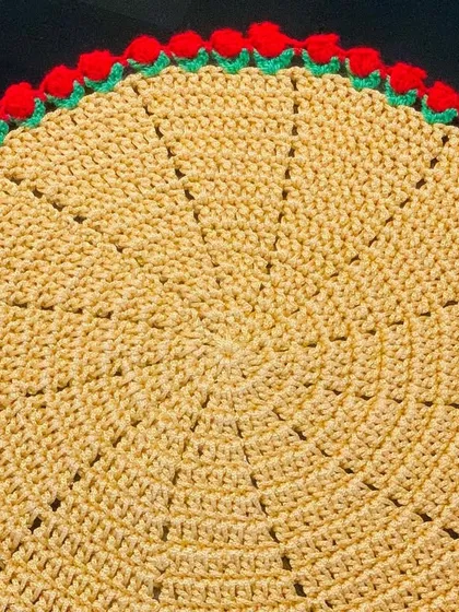Another look at the yellow and red tulip doily.