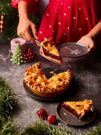 A slice of our Strawberry Balsamic Pie is a slice of holiday tradition. We use fresh Mahabaleshwar strawberries roasted with a touch of balsamic for a deep, rich flavour, all wrapped in a flaky, buttery pie crust that we make from scratch.