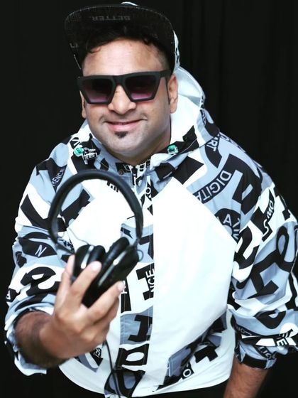 Behind the Decks photo 9