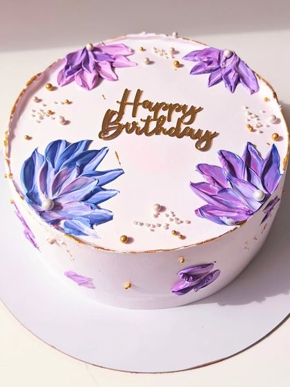 Elegant Buttercream & Floral Designs photo 8