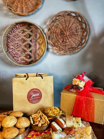 Our gift boxes and bags are designed to make your special moments even more memorable. Here's a look at a hamper ready for gifting.