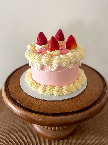 Gobble Cake - Designer & Bento Cakes Elegant Buttercream & Floral Art photo 31