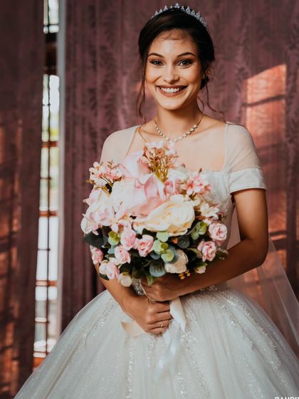 Bridal Elegance: Portraits & Preparations photo 35