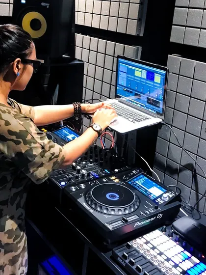 Prepping for a strictly underground bass music set. This photo shows my typical setup with a laptop running Ableton Live connected to Pioneer CDJs, a configuration we practice in my DJ workshops.