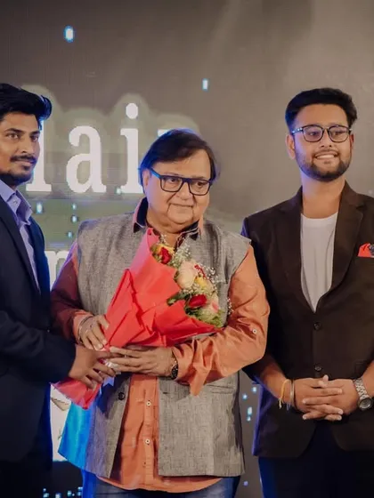 Our Event Management students get real industry experience. Here they are on-site, managing the Fame & Flair Award Ceremony and interacting with chief guest Mr. Rakesh Bedi.