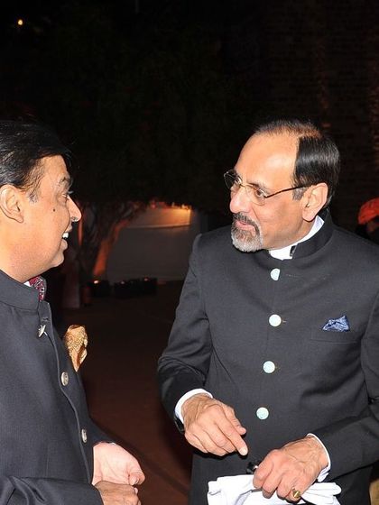 Our founder Maher Dadha in conversation with industrialist Mukesh Ambani at 'The Jodhpur Auction'. The event brought together luminaries from the worlds of entrepreneurship, art, and philanthropy.