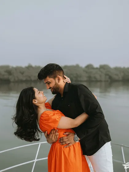 A playful dip on a private yacht in Goa. I encourage couples to be themselves, allowing me to capture their authentic, fun-loving dynamic.