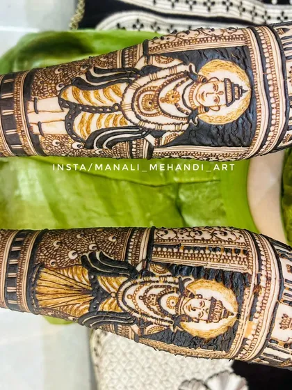 This image highlights the detail and shading used in creating deity portraits. Capturing the serene expression of Lord Vitthal and Rukmini is key to this design.