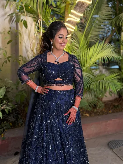 Another full-length view, showing the beautiful movement of her outfit.