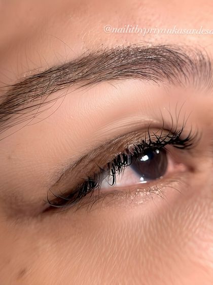This side profile highlights the beautiful curl of a Classic lash set. This angle shows how the extensions lift the natural lashes, opening up the eye for a more alert and youthful appearance.