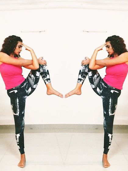 Curly Yoga Girl - Online Yoga Classes My Daily Practice: Stretches & Flows photo 25