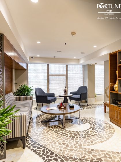 Relax in my comfortable spa lounge before or after your treatment. It's a bright and peaceful space where you can sit back, enjoy a moment of quiet, and prepare for your wellness session.