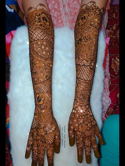 Azra Mehendi - Mehendi Artistry Full Bridal Mehendi photo 32