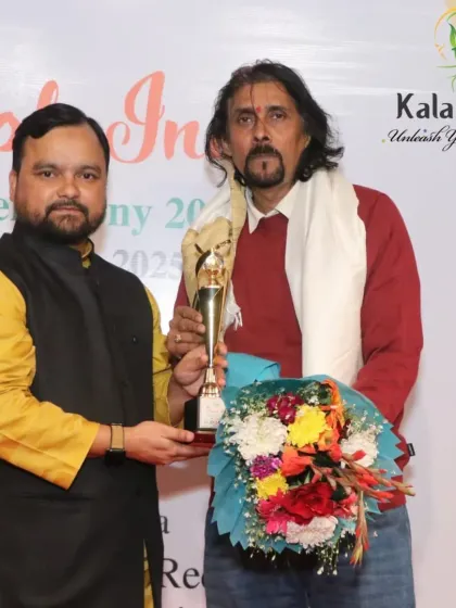 I had the honor of presenting an award to Padma Shri Jai Prakash Lakhiwal Ji at our ceremony.