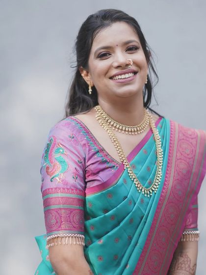 Traditional Engagement & Sakharpuda Looks photo 43