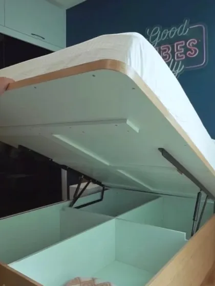 The high-quality hydraulic mechanism on our storage beds makes lifting the mattress effortless and safe. The sturdy frame ensures durability and provides easy access to the spacious storage underneath.