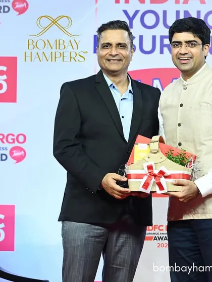For the HDFC ERGO Insurance Awareness Awards, I created these sustainable and elegant hampers. This is a perfect example of how I handle corporate event gifting for major industry leaders, ensuring every detail is seamless.