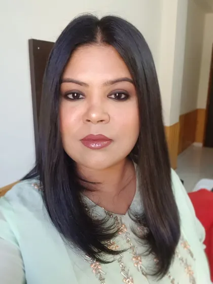 My go-to look is often a simple, smudged smokey eye with a glossy nude lip. It's quick, easy, and perfect for when I want to look put-together without spending too much time.