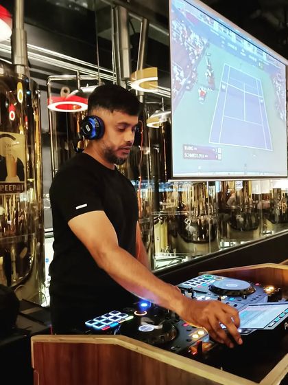 Shawn - Event DJ & VJ Services Live VJ & Visual Production photo 5