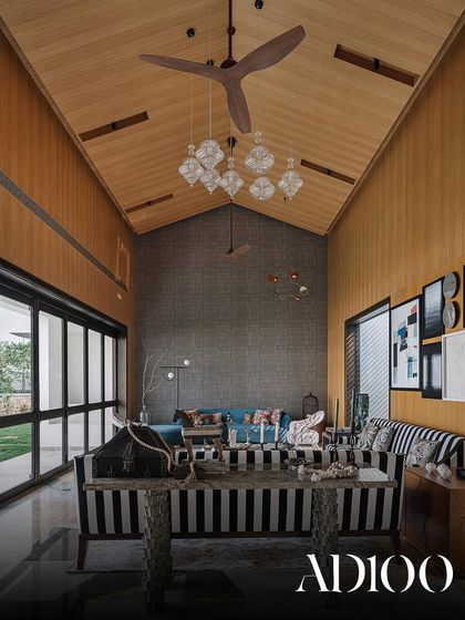 In the Spotlight: Awards & Features photo 17