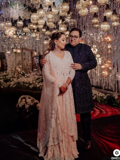 An enchanting look for a Mehendi and Sufi night. The soft pink outfit was paired with a luminous, ethereal makeup look.