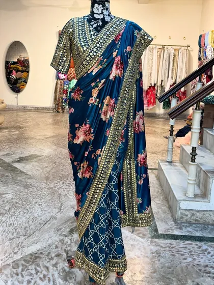 The geometric pattern on the pallu of the 'NIKHAAR' saree adds another layer of detail to this exquisite piece. Only two of these were made.