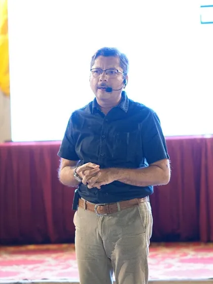 Speaking at an event for the Institute of Indian Interior Designers (IIID) in Kolhapur about the future of the "Paperless Office".