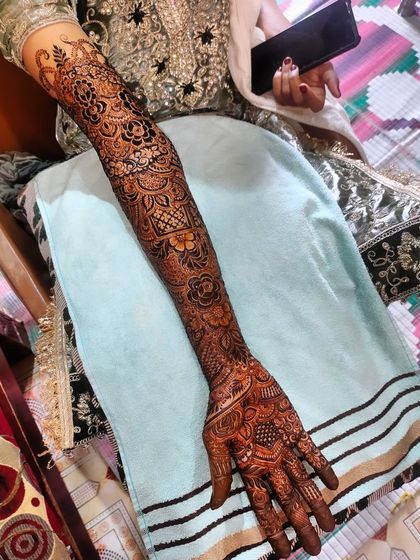 Hajira Mehendi Artist - Mehndi Artist Services Intricate Bridal & Sangeet Designs photo 18