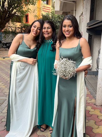 Graceful Looks for Family & Friends photo 26