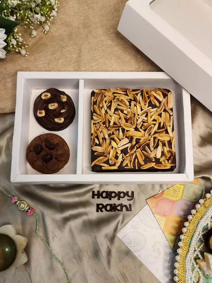 I also cater to special dietary needs with my gluten-free options. This Rakhi hamper includes a rich Almond Orange gluten-free brownie and two types of gluten-free cookies, Chocolate Hazelnut and Mocha.